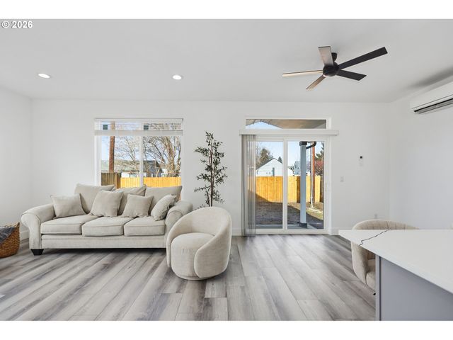 511 E COLLINS St, Goldendale, WA 98620