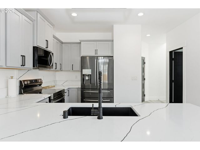 511 E COLLINS St, Goldendale, WA 98620