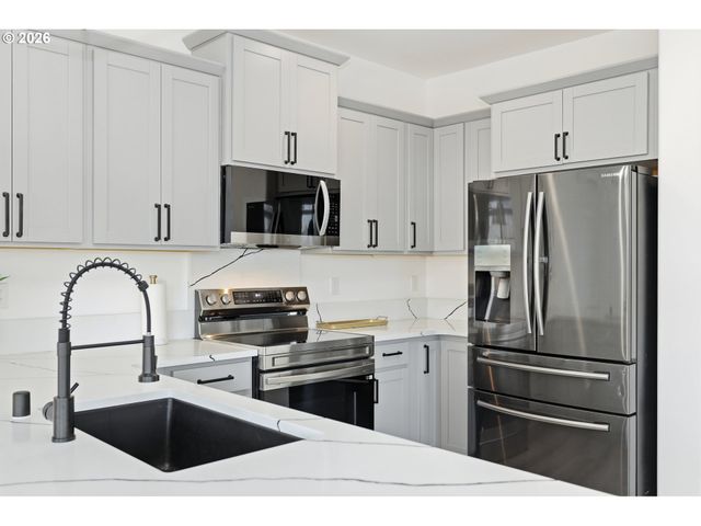 511 E COLLINS St, Goldendale, WA 98620