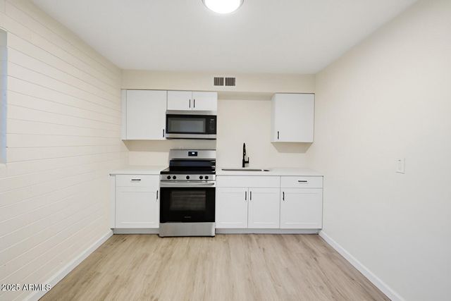 4838 E WILLETTA Street, Phoenix, AZ 85008