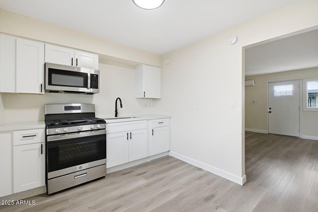 4838 E WILLETTA Street, Phoenix, AZ 85008