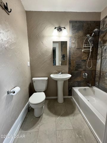 5825 Joplin Street, Joplin, MO 64801