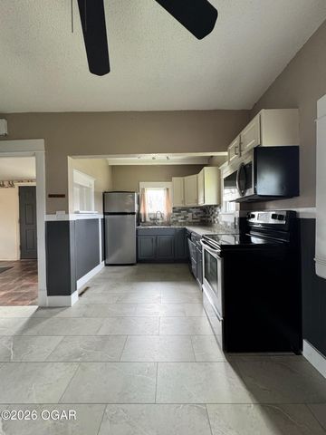 5825 Joplin Street, Joplin, MO 64801