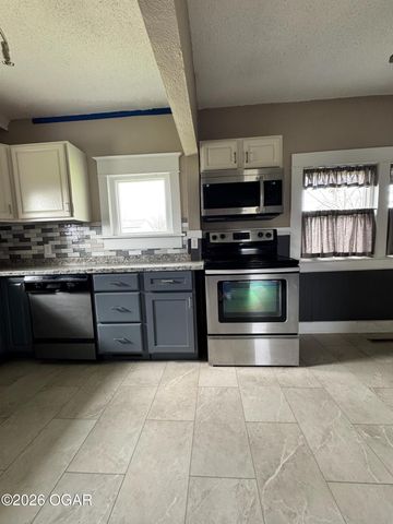 5825 Joplin Street, Joplin, MO 64801