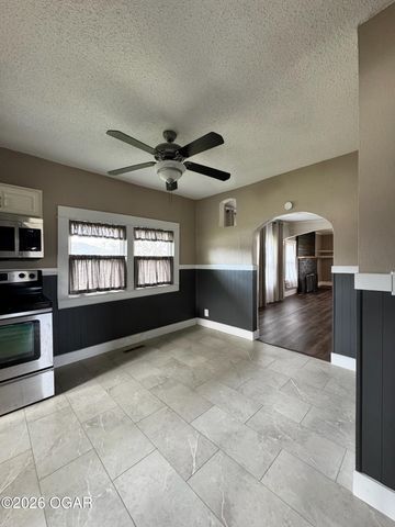 5825 Joplin Street, Joplin, MO 64801