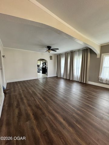 5825 Joplin Street, Joplin, MO 64801