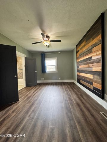 5825 Joplin Street, Joplin, MO 64801