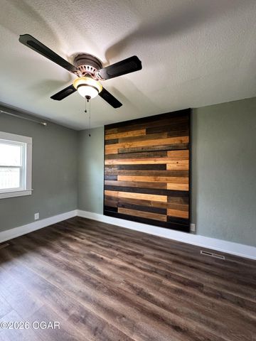 5825 Joplin Street, Joplin, MO 64801