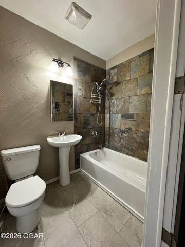 5825 Joplin Street, Joplin, MO 64801