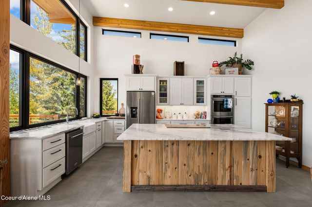 933 Rising Hawk Ridge RD, Sandpoint, ID 83864