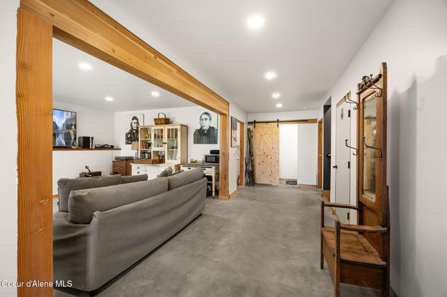 933 Rising Hawk Ridge RD, Sandpoint, ID 83864