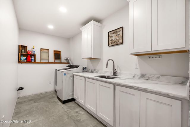 933 Rising Hawk Ridge RD, Sandpoint, ID 83864