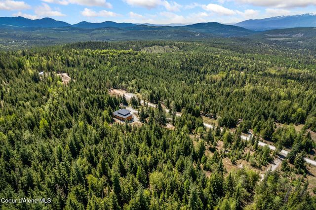 933 Rising Hawk Ridge RD, Sandpoint, ID 83864