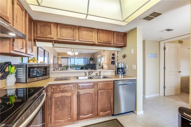 21420 Bay Village DR # 216, Fort Myers Beach, FL 33931