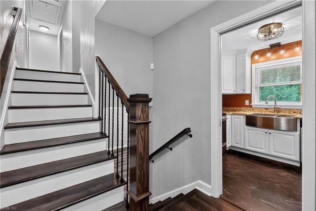 6 Tuckahoe DR, Newport News, VA 23606