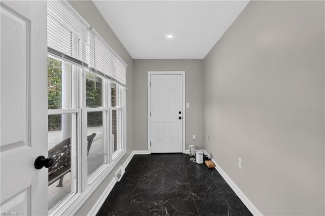 6 Tuckahoe DR, Newport News, VA 23606