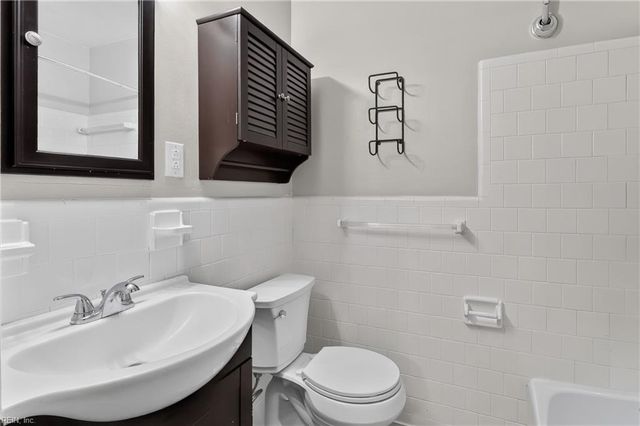6 Tuckahoe DR, Newport News, VA 23606