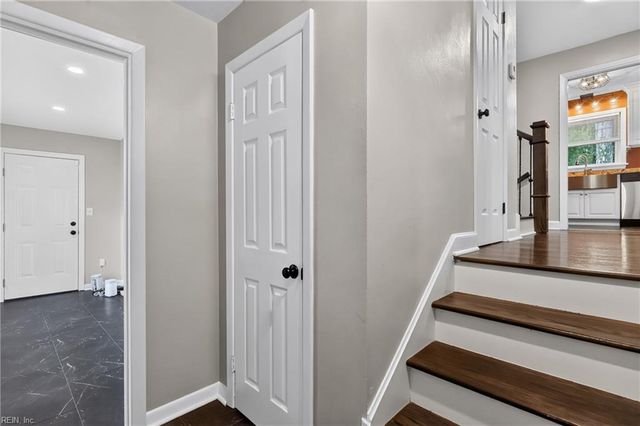 6 Tuckahoe DR, Newport News, VA 23606