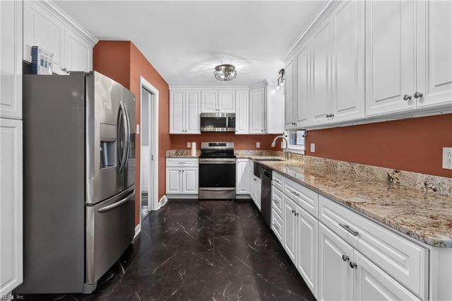 6 Tuckahoe DR, Newport News, VA 23606