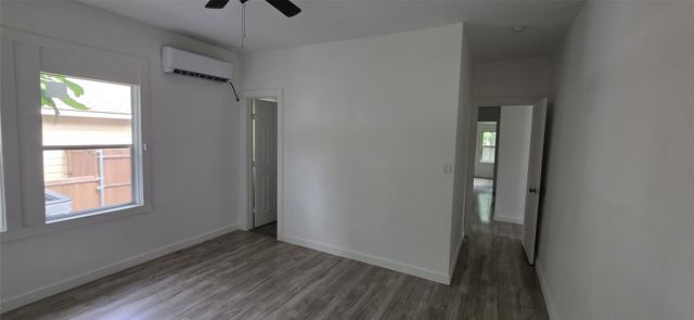 1336 E Maddox Avenue, Fort Worth, TX 76104