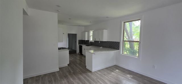 1336 E Maddox Avenue, Fort Worth, TX 76104