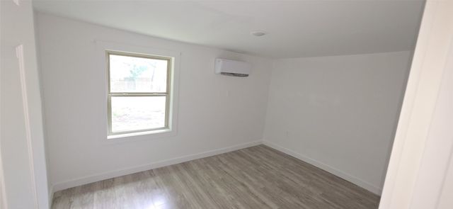 1336 E Maddox Avenue, Fort Worth, TX 76104