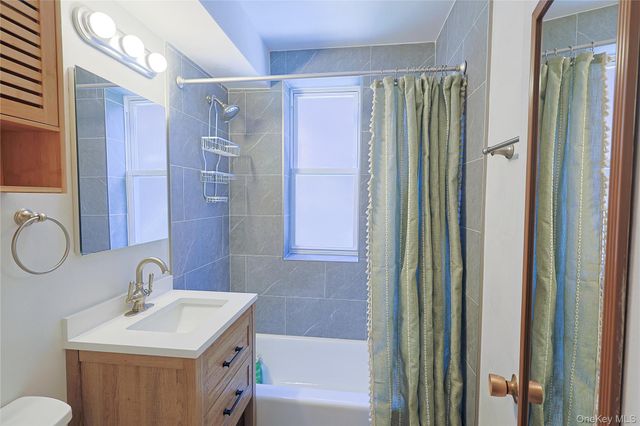 5730 Mosholu Avenue 2B, Bronx, NY 10471