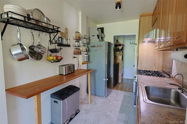 5730 Mosholu Avenue 2B, Bronx, NY 10471