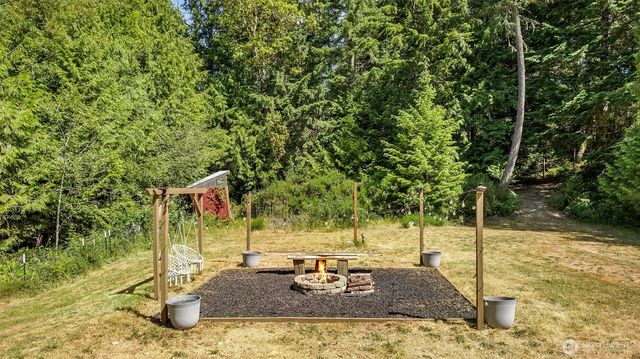 443 Beef Creek Lane NW, Seabeck, WA 98380