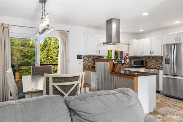 443 Beef Creek Lane NW, Seabeck, WA 98380