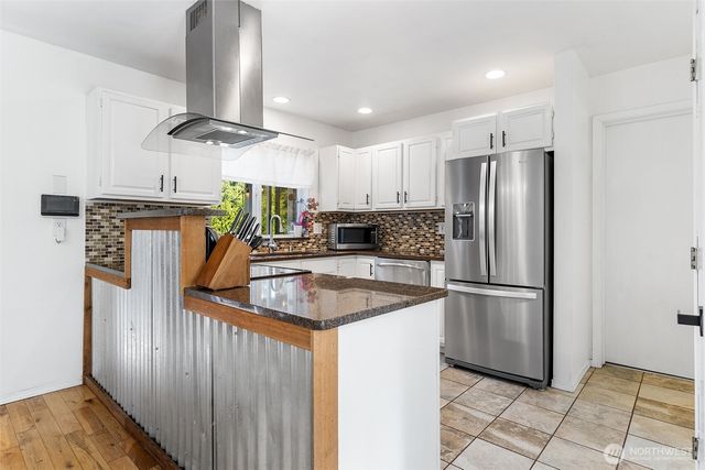 443 Beef Creek Lane NW, Seabeck, WA 98380