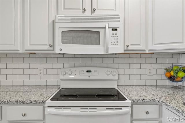 7400 Whitehall Colonial Lane 421, Shrewsbury, MO 63119