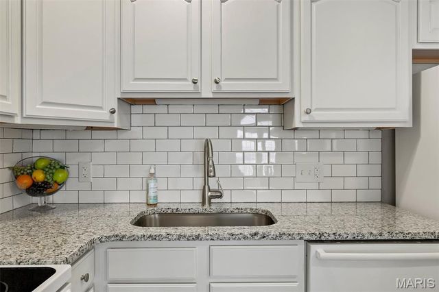 7400 Whitehall Colonial Lane 421, Shrewsbury, MO 63119