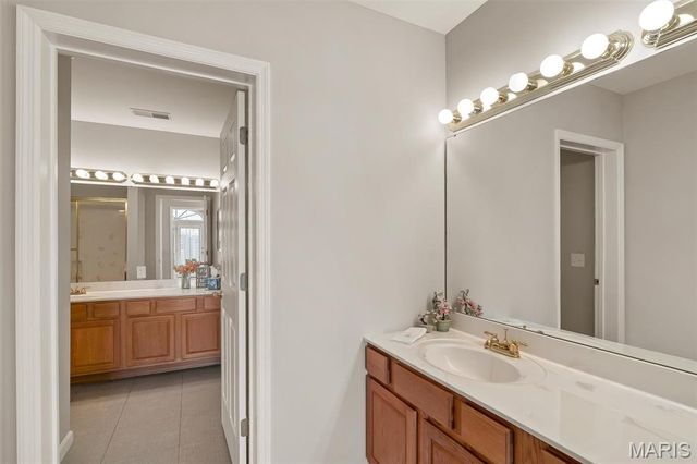 7400 Whitehall Colonial Lane 421, Shrewsbury, MO 63119