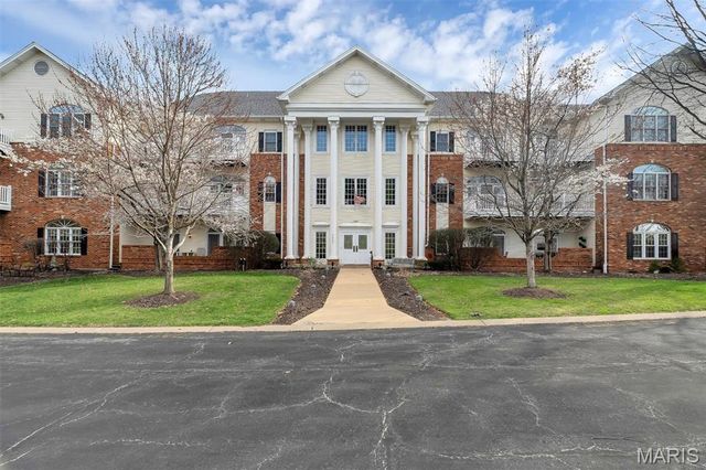 7400 Whitehall Colonial Lane 421, Shrewsbury, MO 63119