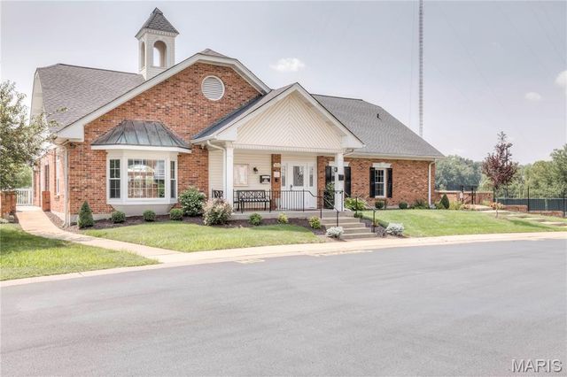 7400 Whitehall Colonial Lane 421, Shrewsbury, MO 63119