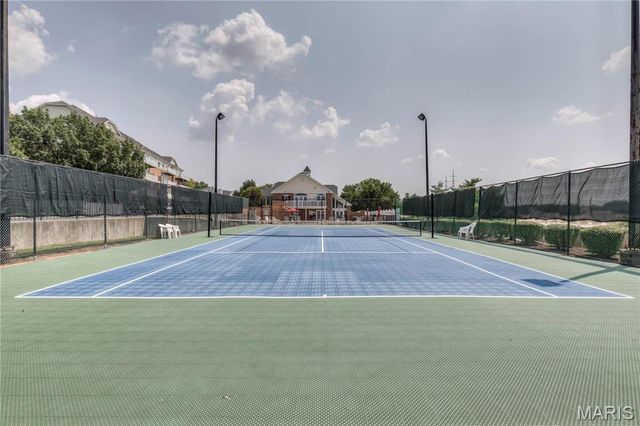 7400 Whitehall Colonial Lane 421, Shrewsbury, MO 63119