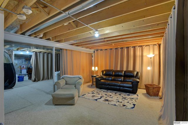 1614 S 179th Street, Omaha, NE 68130