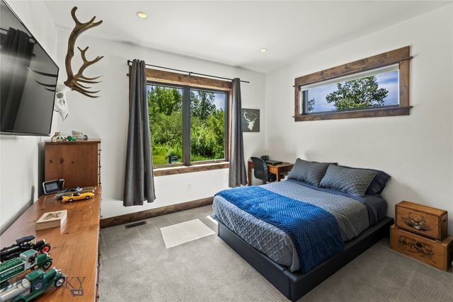 65 Rocky Creek Lane, Livingston, MT 59047