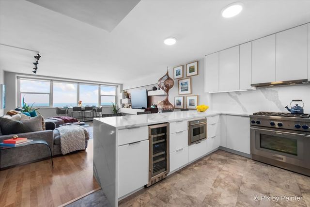 1150 N Lake Shore Drive 19A, Chicago, IL 60611