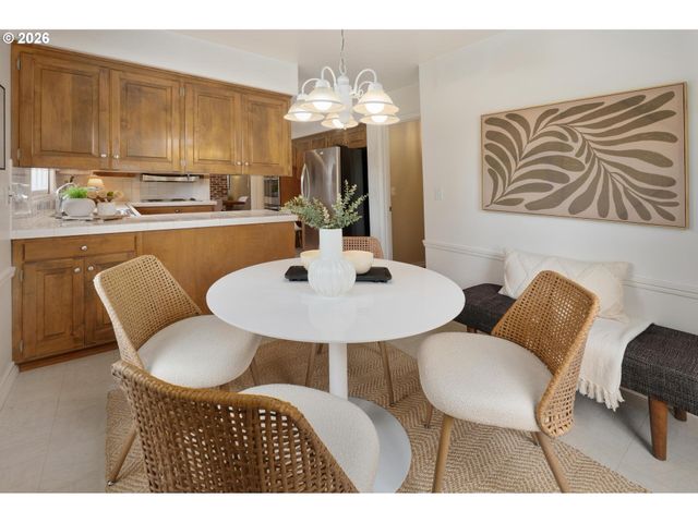 4225 Sw 52ND Ave, Portland, OR 97221