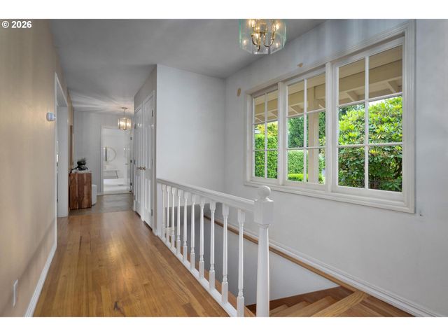 4225 Sw 52ND Ave, Portland, OR 97221
