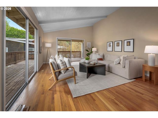 4225 Sw 52ND Ave, Portland, OR 97221