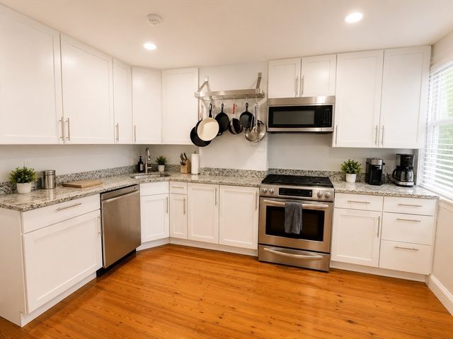 594 E 5th St 1, Boston, MA 02127
