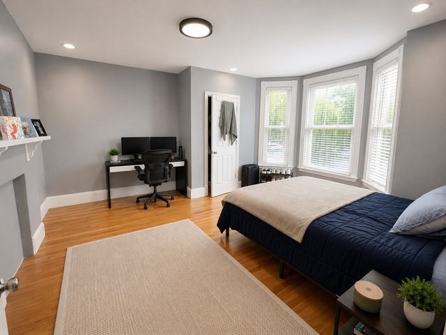 594 E 5th St 1, Boston, MA 02127