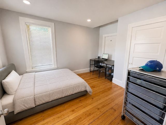 594 E 5th St 1, Boston, MA 02127