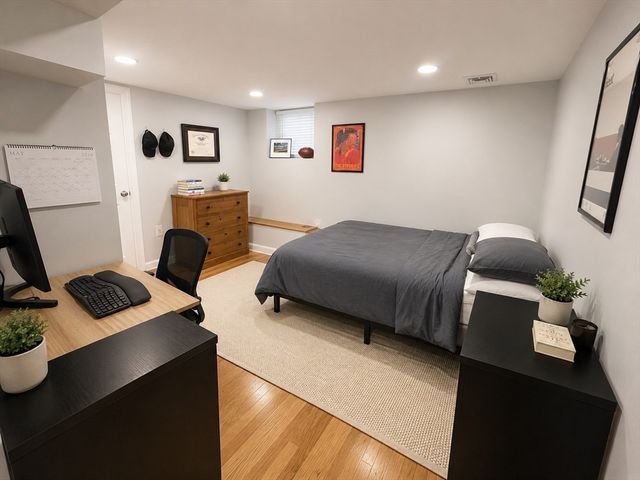 594 E 5th St 1, Boston, MA 02127