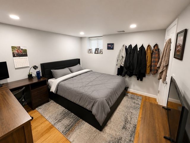 594 E 5th St 1, Boston, MA 02127