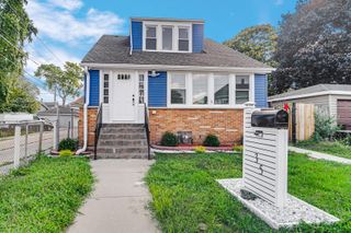 35 S 16th Avenue, Maywood, IL 60153