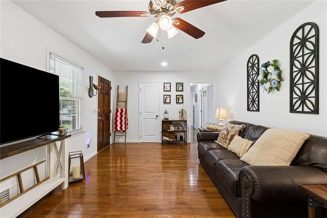 296 Holloway Drive, Canton, GA 30115